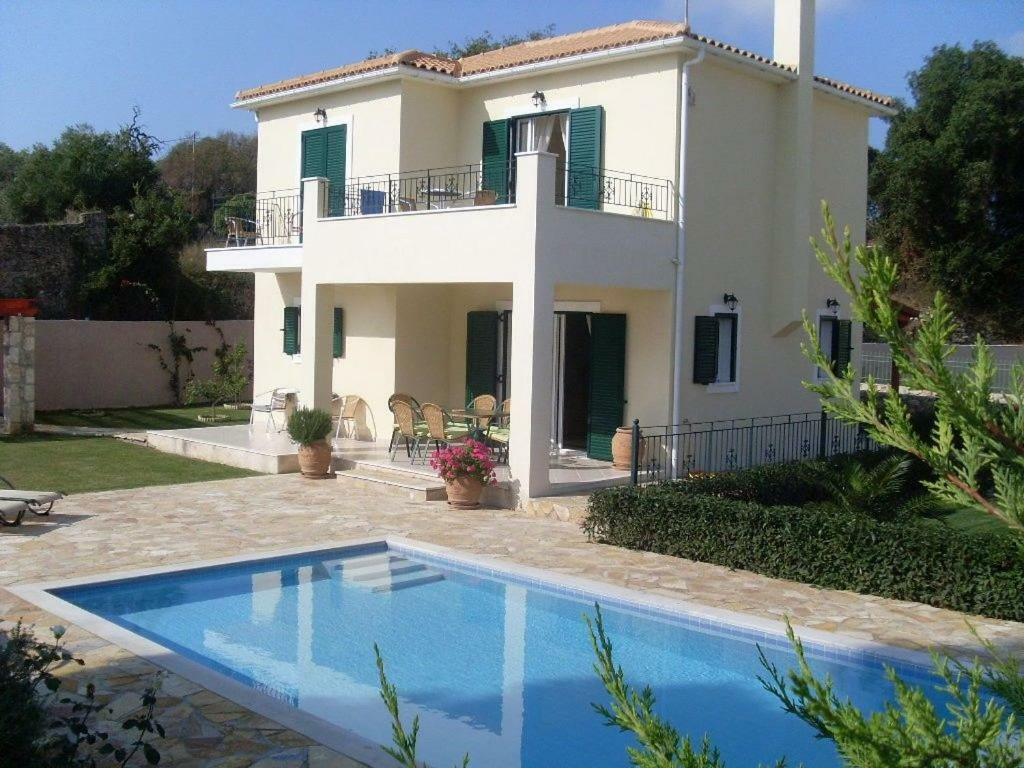 Villa Amelia Metaxata Exterior photo